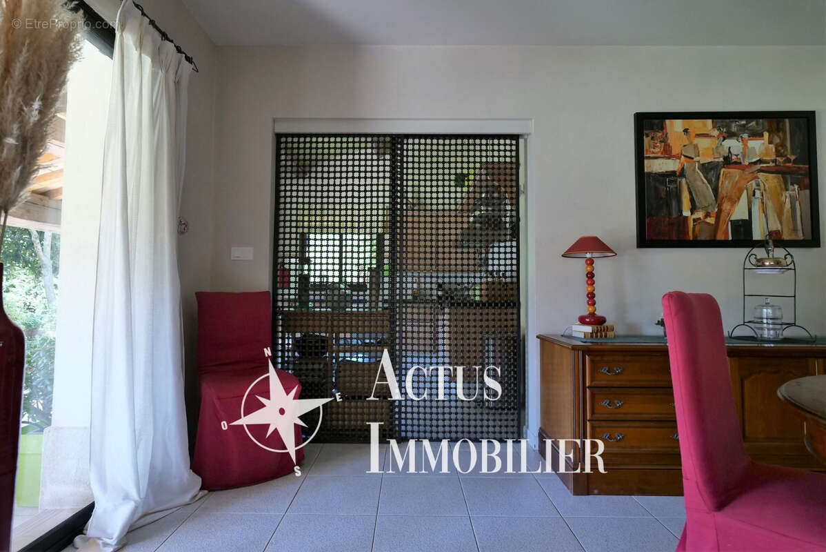 Maison à SAINT-MARTIN-DE-CRAU