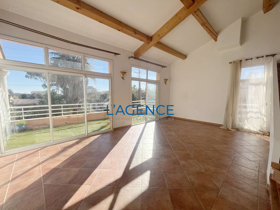 Appartement à HYERES