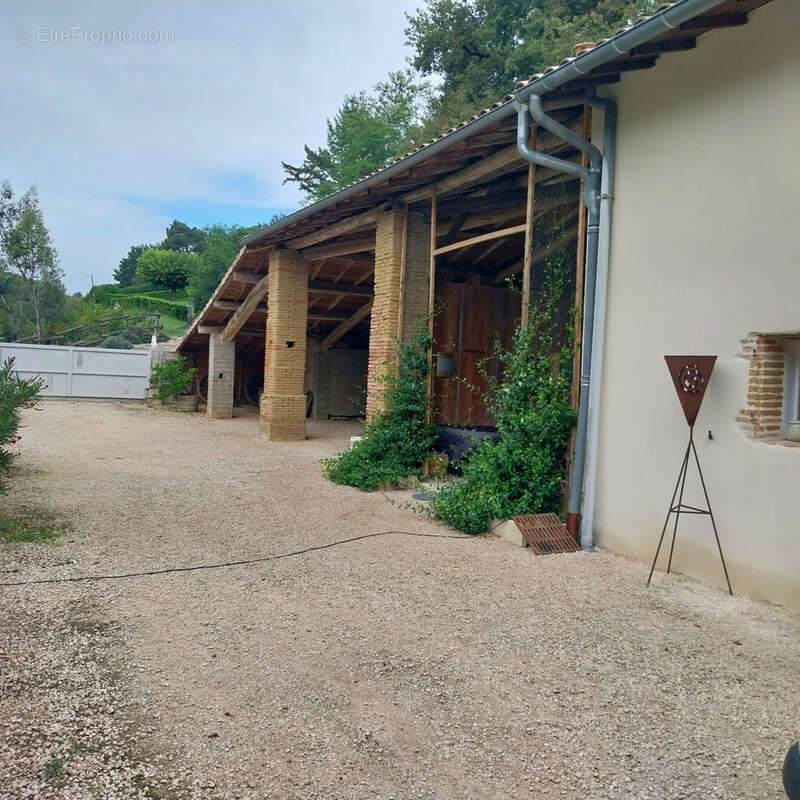 Maison à LAMOTHE-CAPDEVILLE