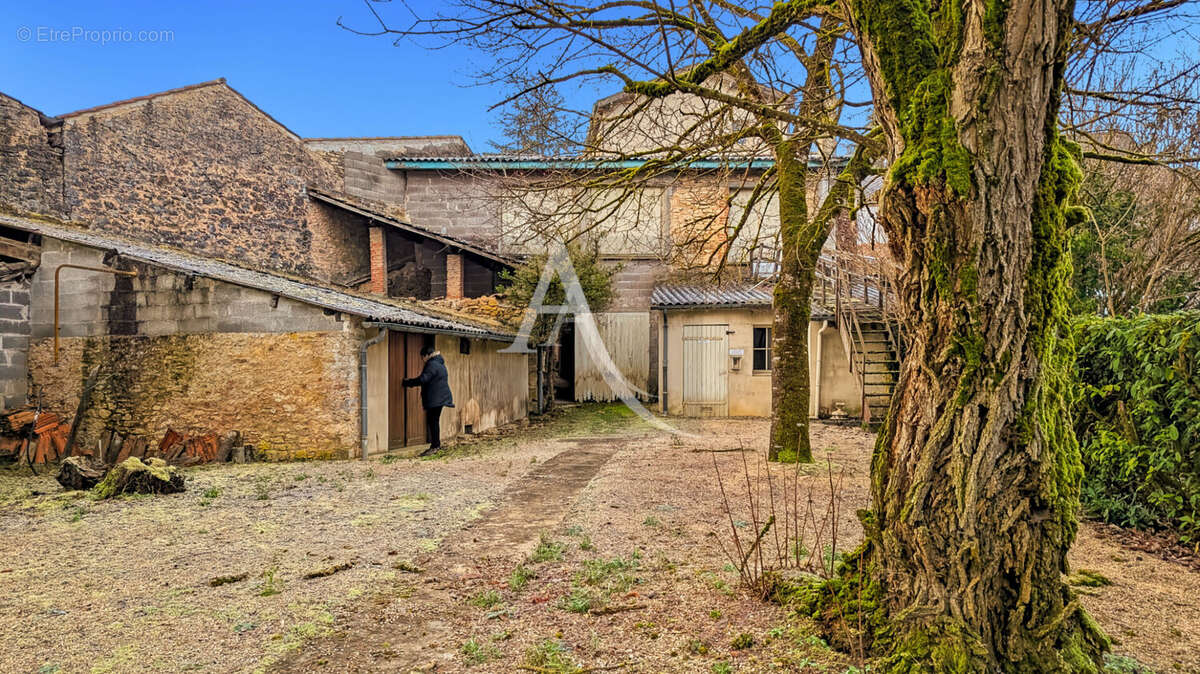 Maison à SAUVETERRE-LA-LEMANCE