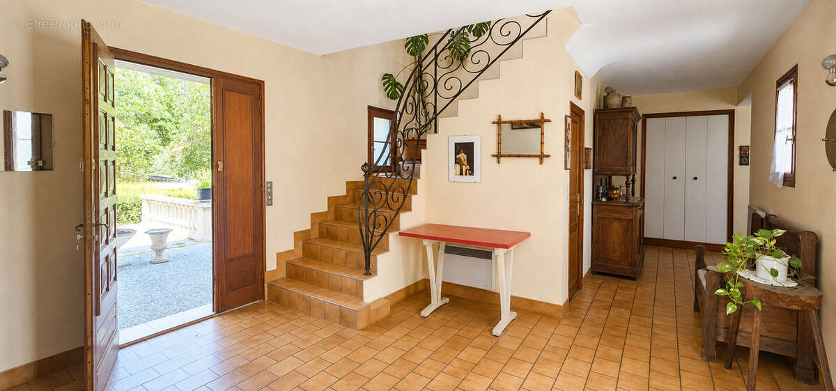 Villa familiale avec parc de 1,7 hectare et piscine à Marcé-sur-Esves - photo 3