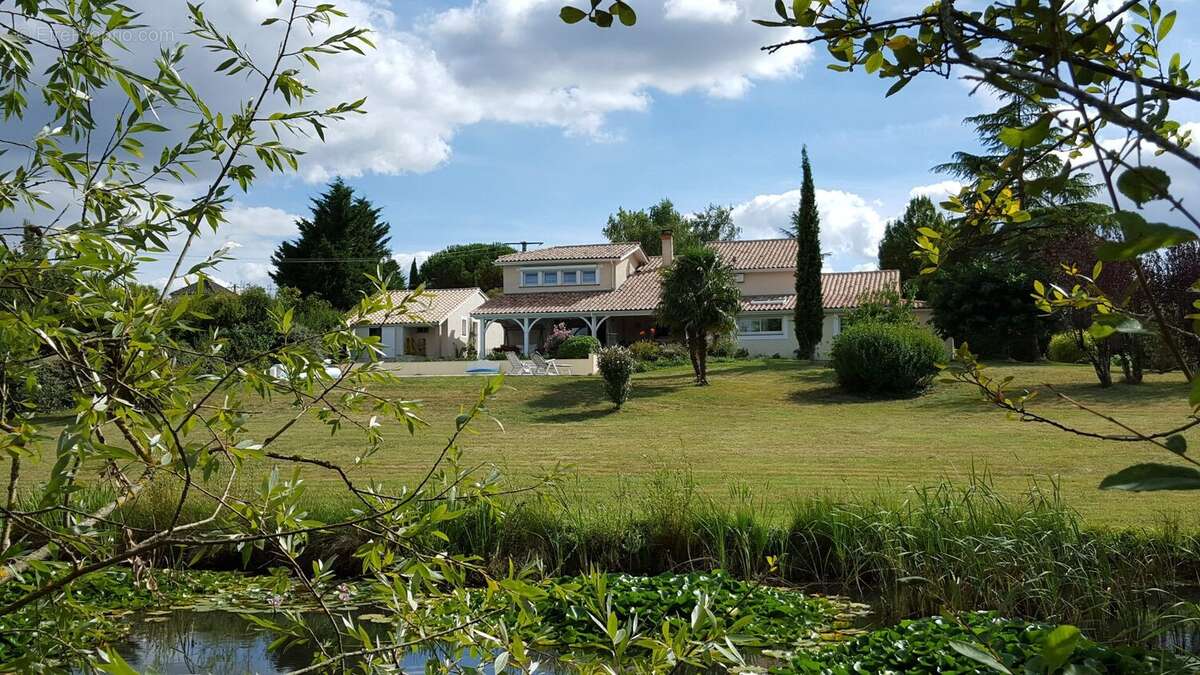 Maison 301 m² à Villeneuve-Sur-Lot  - photo 2