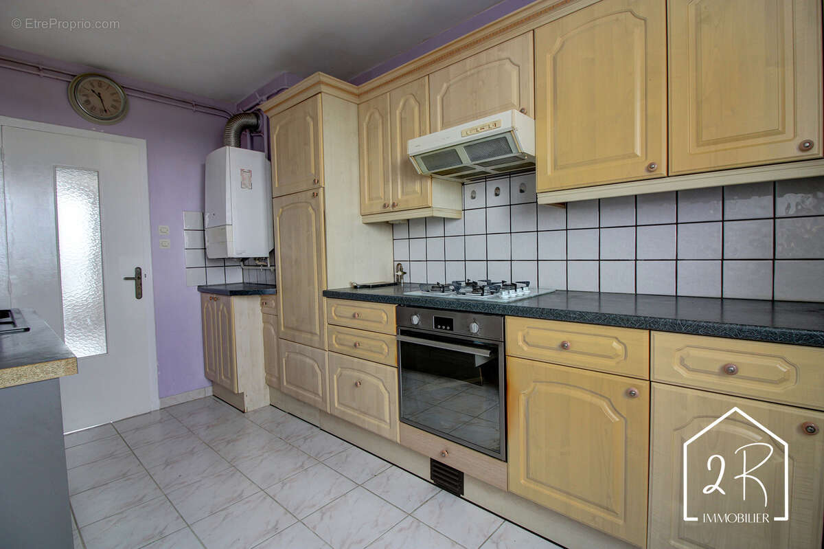 Appartement à MEYZIEU