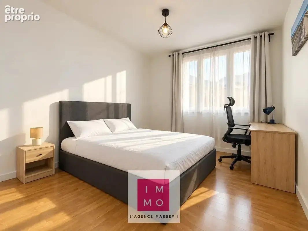 Appartement T4 rénové – 3 chambres et beaux volumes en hyper centre de Tarbes - photo 4