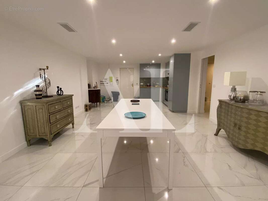 Appartement à VALLAURIS