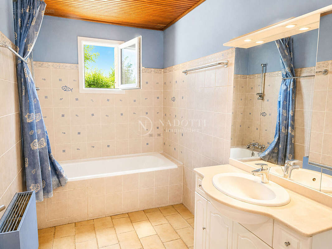 Maison à CABRIERES-D'AVIGNON