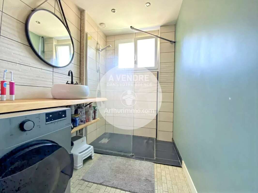 Maison familiale de 5 chambres avec dépendances - photo 9