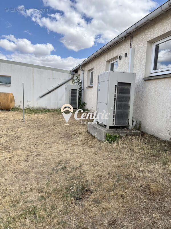 Commerce 3422 m² à Chiche  - photo 9