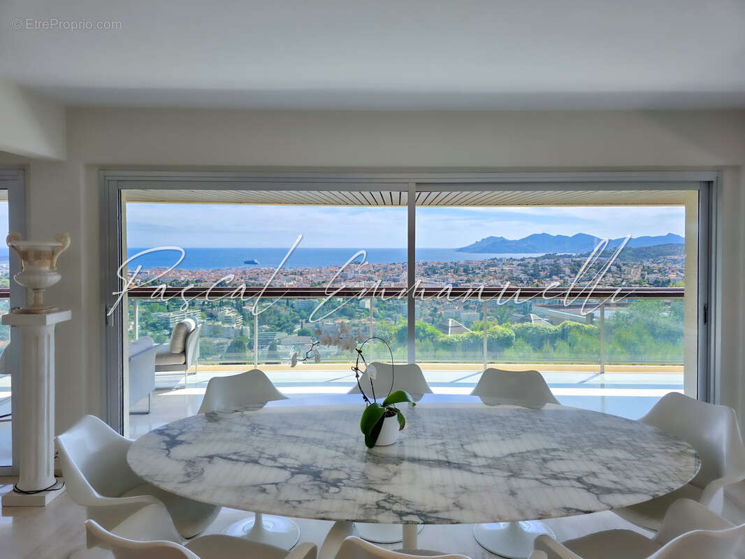 Appartement à LE CANNET