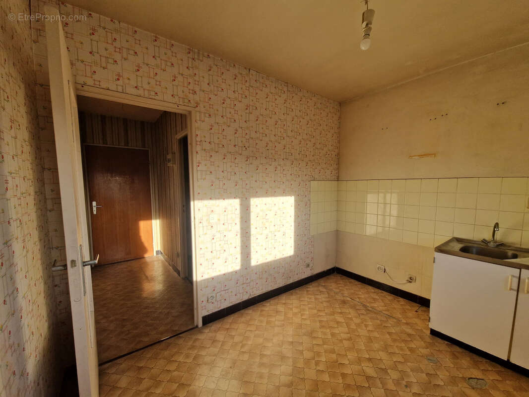 Studio 33 m2 côté cour avec cave   Immeuble en rénovation énergétique - photo 4