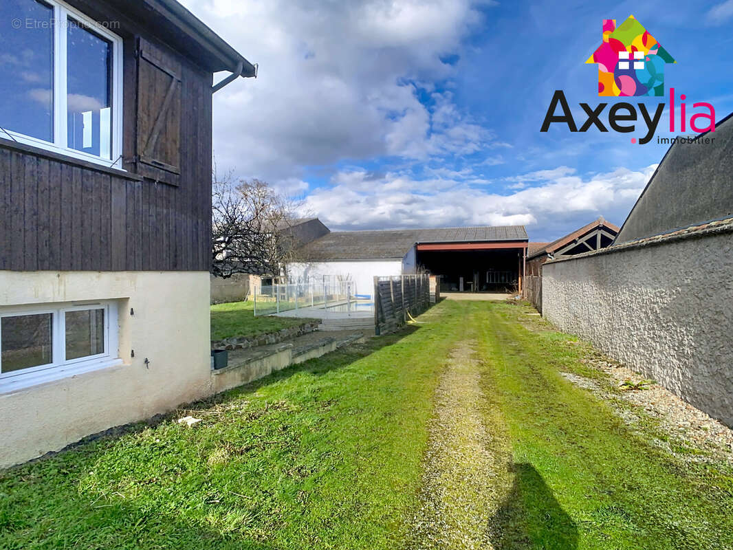A vendre-melay- maison sur terrain clos avec piscine et hangar. - photo 10