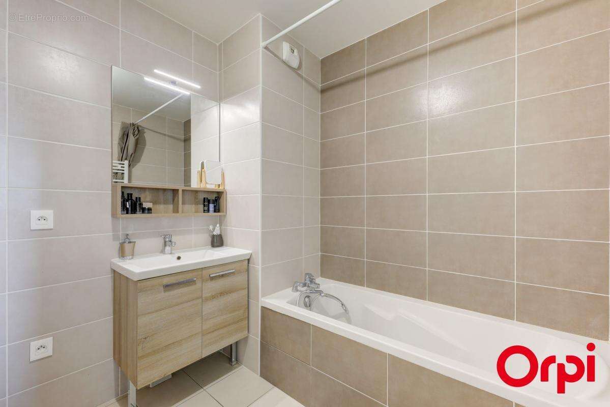 Appartement à VAULX-EN-VELIN