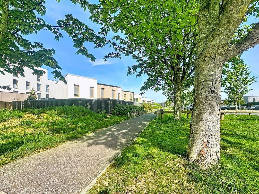 Maison à BUSSY-SAINT-GEORGES