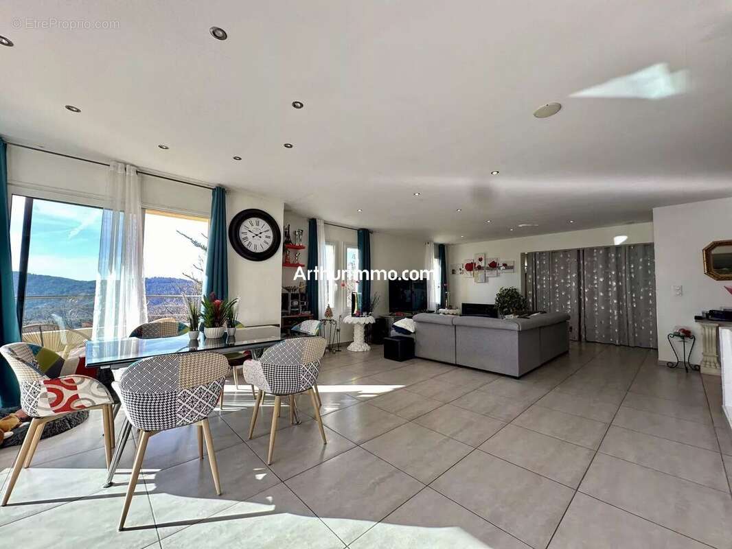 Maison à DRAGUIGNAN