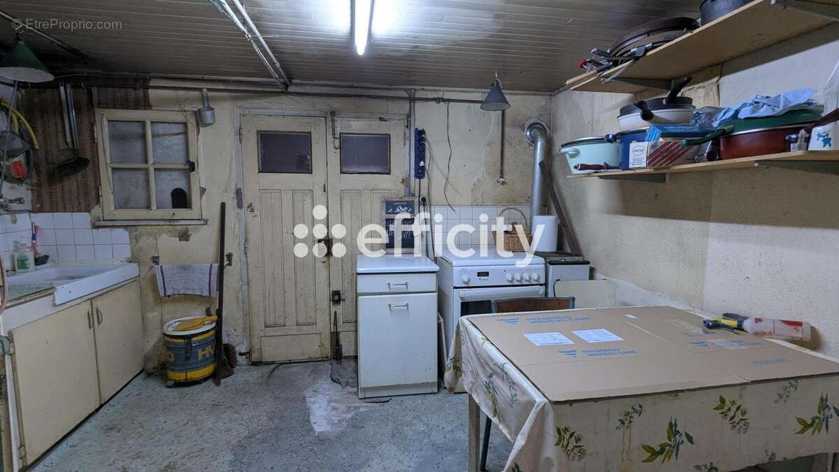 Maison à LA MONNERIE-LE-MONTEL