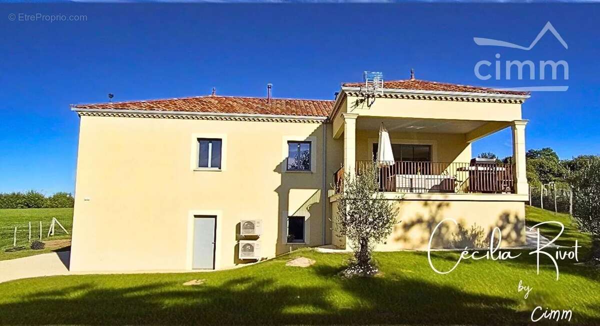 Maison à LA CHAPELLE-AUBAREIL