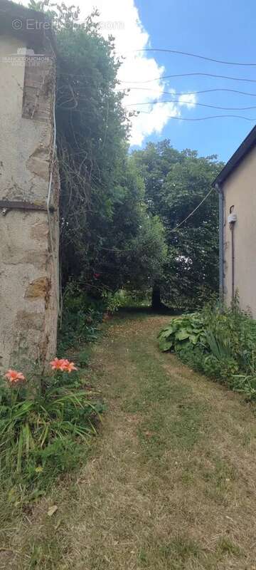 Maison à PERS-EN-GATINAIS