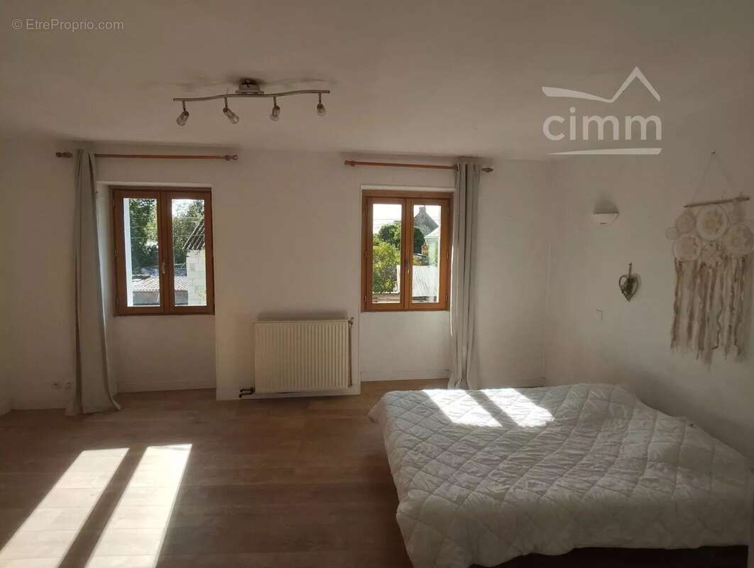 Appartement à DENEE