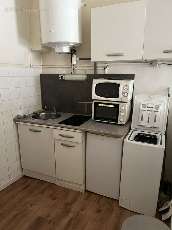 Immeuble avec 1 local commercial et 11 appartements - photo 4