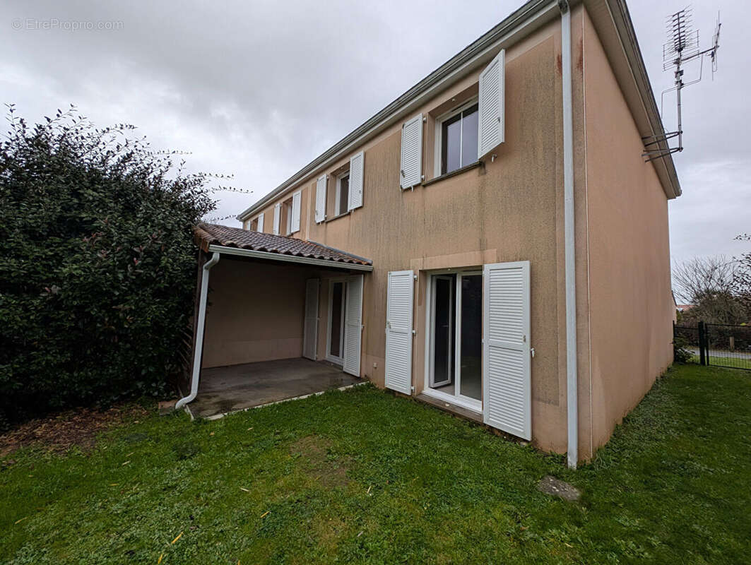 Maison à FONTAINE-LE-COMTE