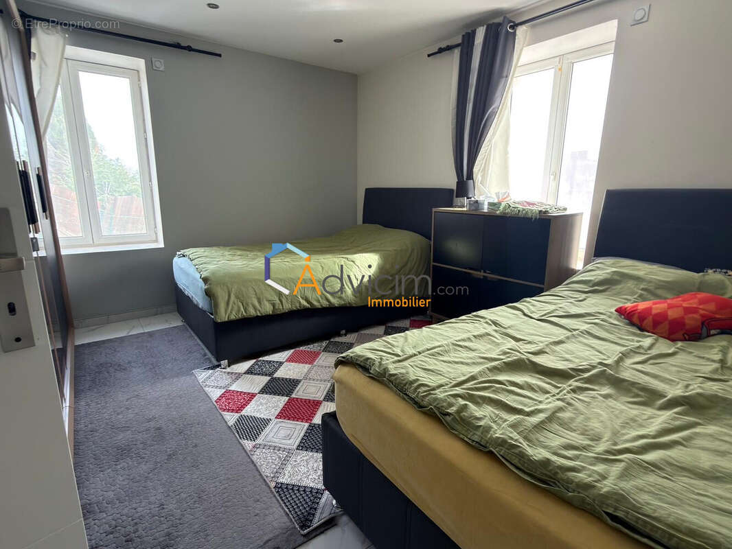 Chambre 1 - Maison à SAINT-CHAMOND