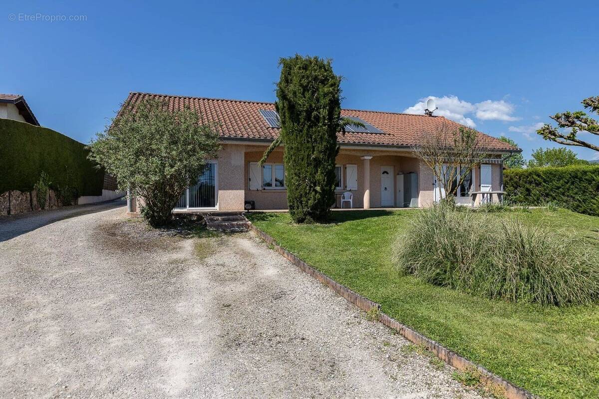 Maison à BOUVESSE-QUIRIEU