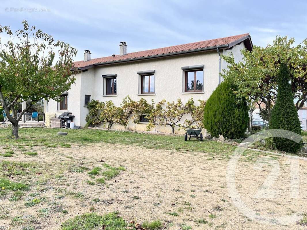 Maison à DAVEZIEUX