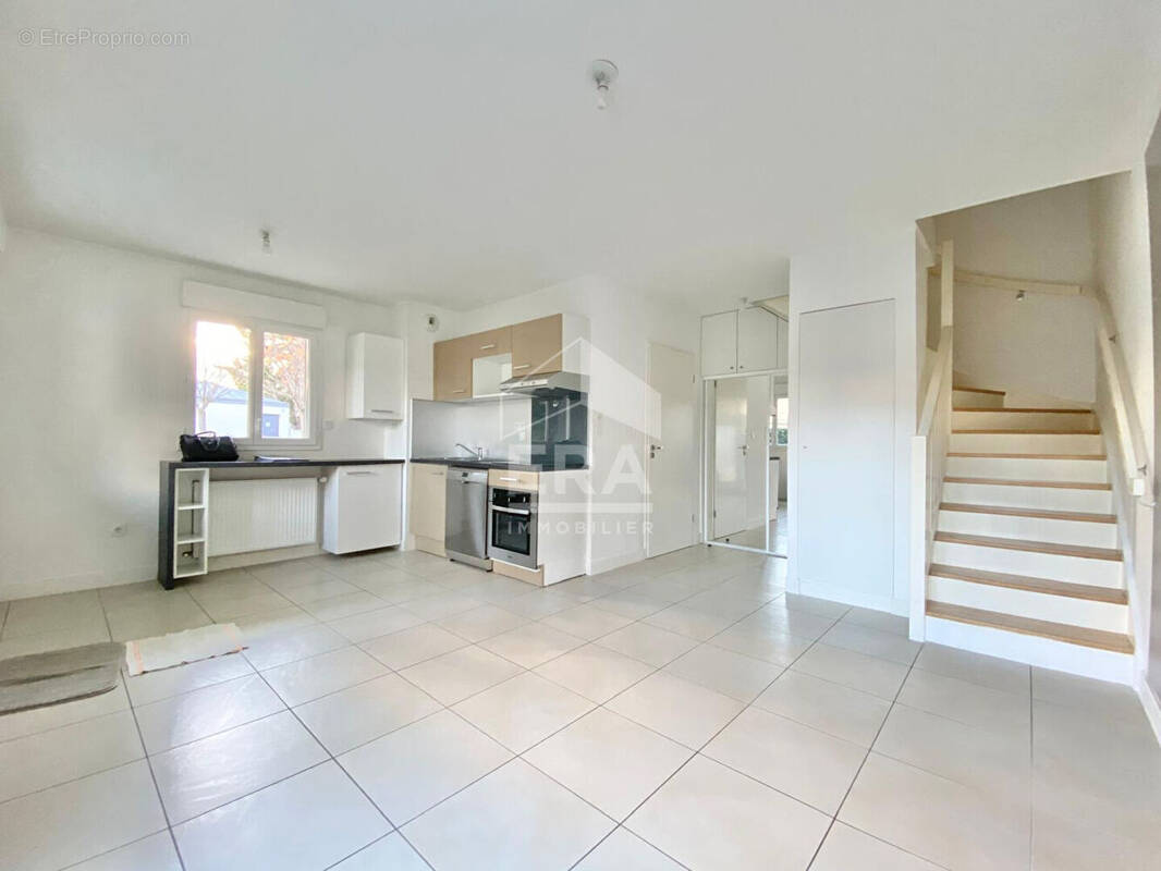 Appartement à SARTROUVILLE