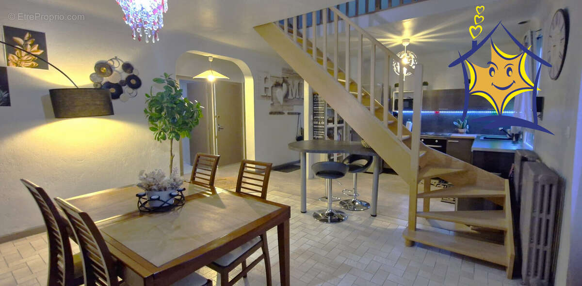 Maison à LE COUDRAY-MONTCEAUX