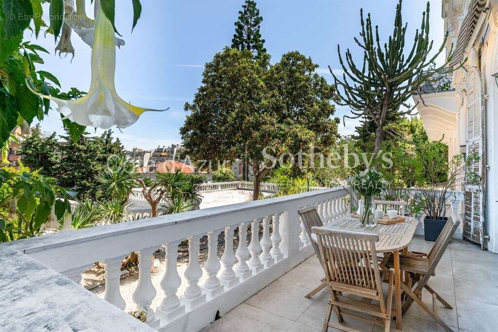 Nice Baumettes appartement Belle Époque avec terrasse et garage - photo 2