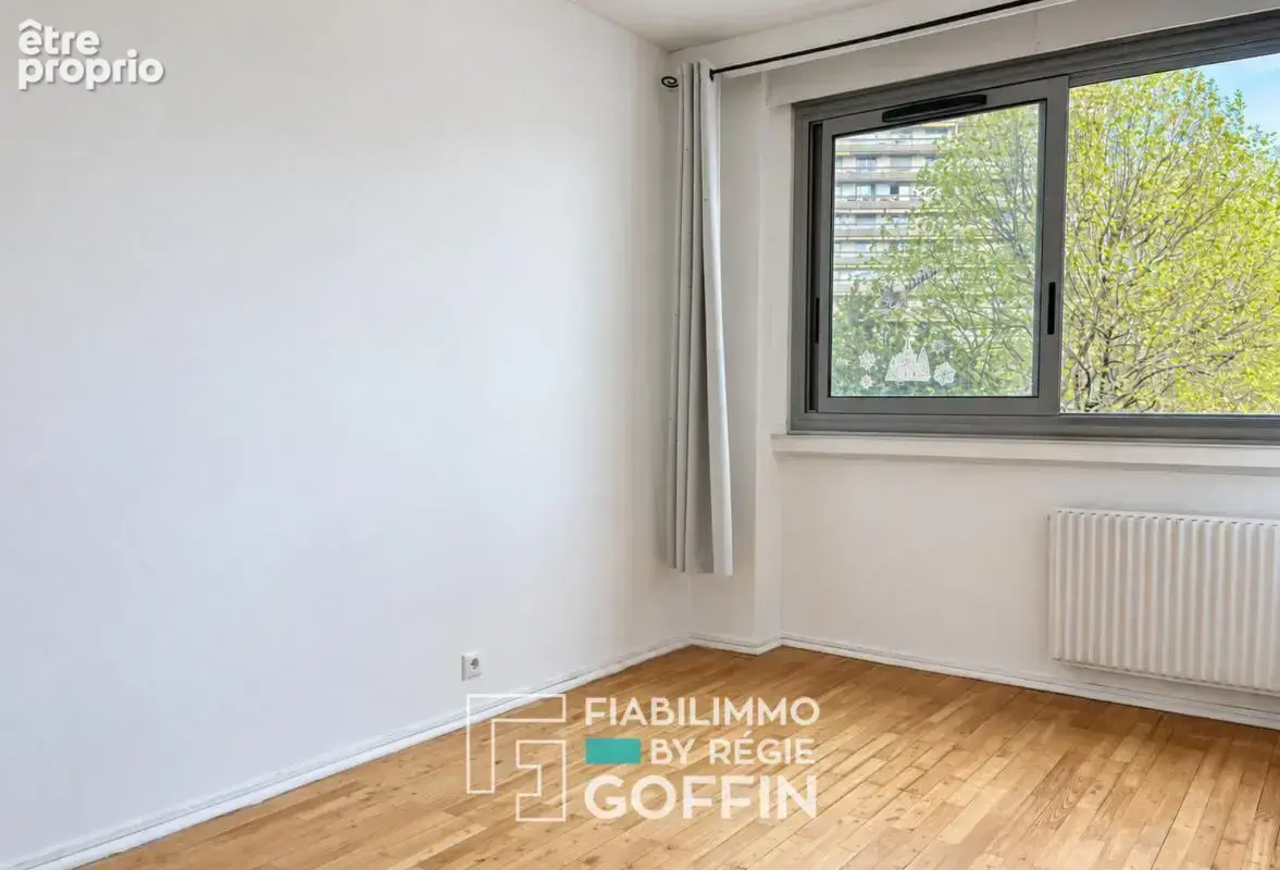 Monplaisir   t4 traversant de 89 m2   balcon, parking et cav - photo 13