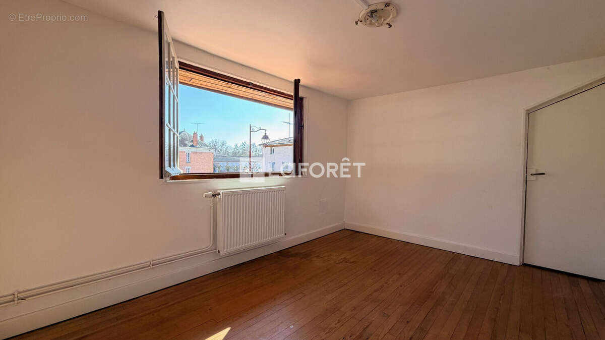 SAINTE-MENEHOULD - 94 m² - 3 chambres - photo 6