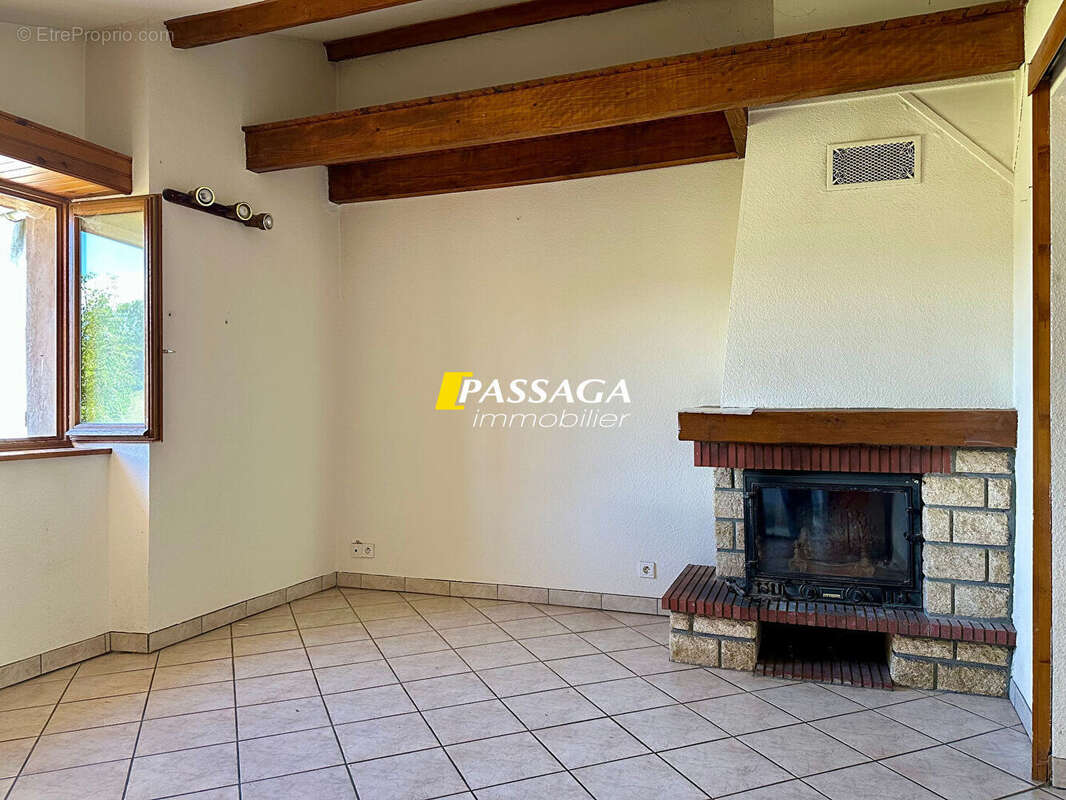 A VENDRE - Maison d'habitation de type 3 avec terrasses et jardin non attenant - SAINT GERMAIN DU TEIL - photo 7