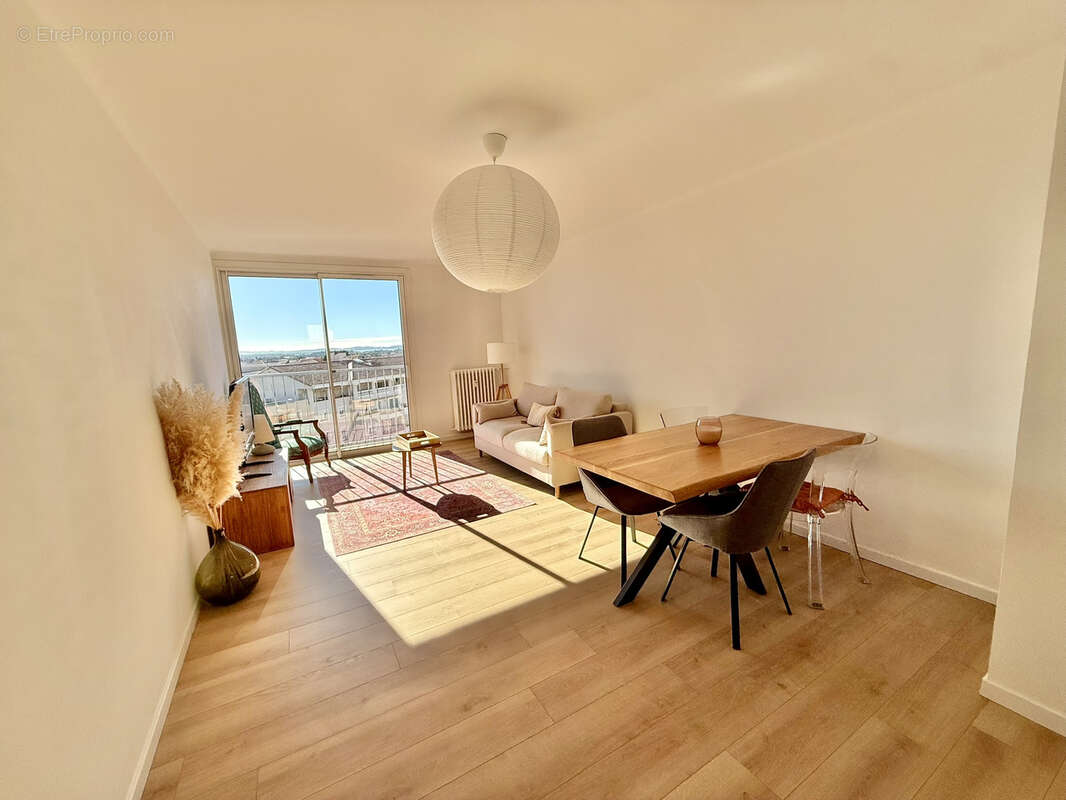 Appartement à HYERES