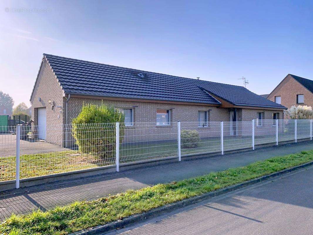 Maison à LA CHAPELLE-D&#039;ARMENTIERES