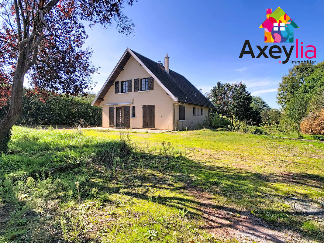 Maison à SAINT-CYR-DE-FAVIERES