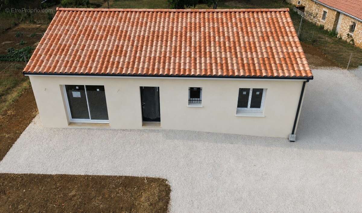 Maison à CHASSENEUIL-SUR-BONNIEURE