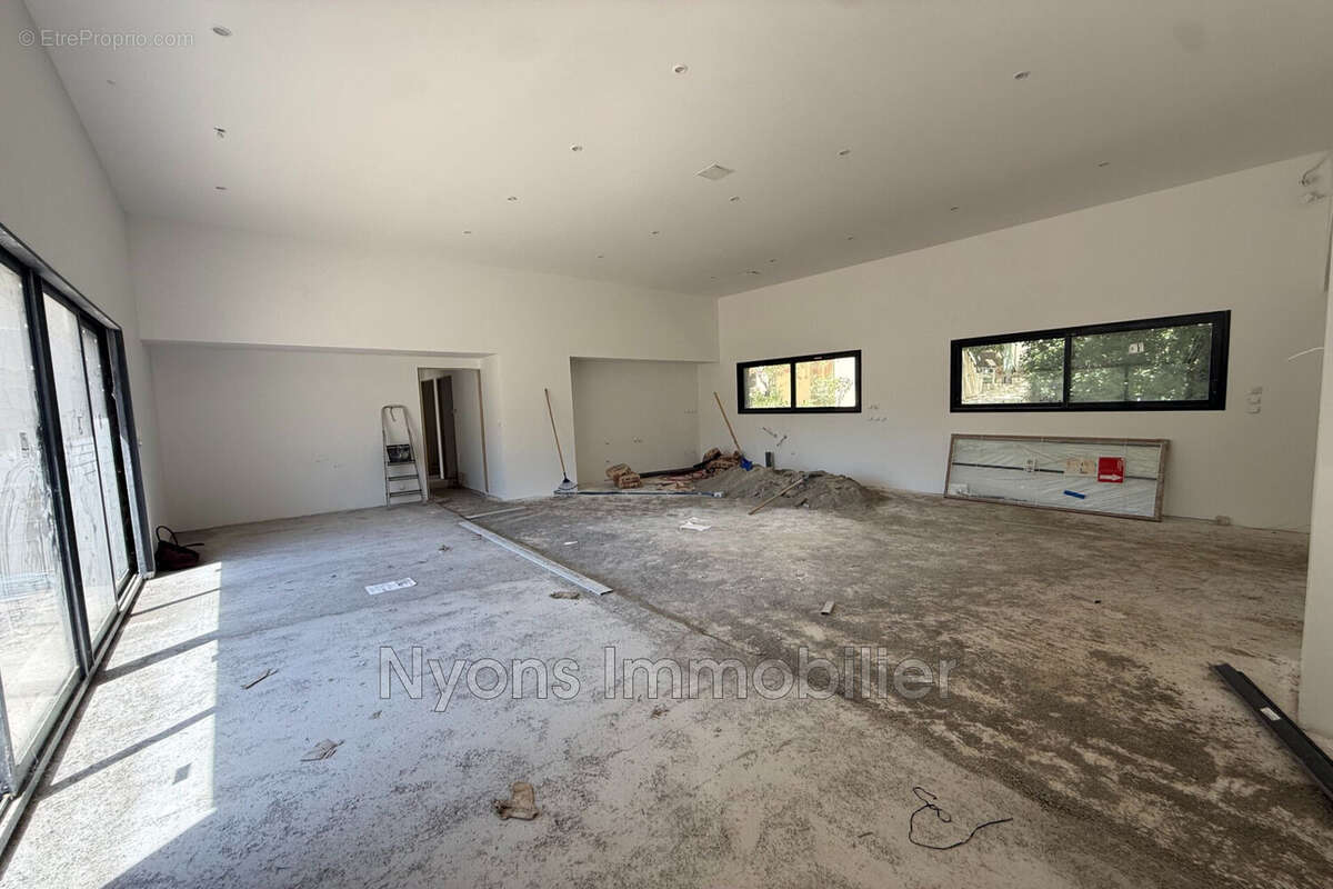Maison 156 m² à Aubres  - photo 4