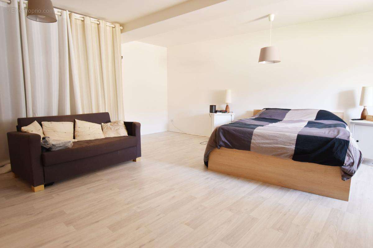 Chiroubles – Grande maison familiale rénovée avec dépendances, jardin et espace indépendant - photo 11