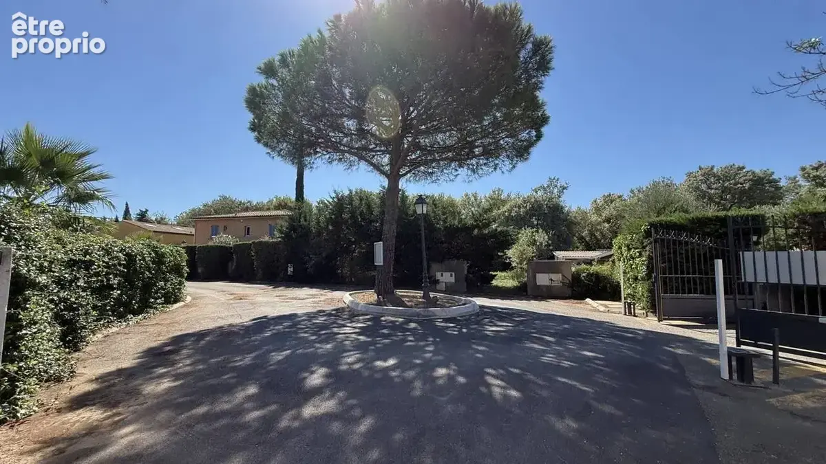 Vente à Terme LIBRE sur 18 ans - Villa (3 appartements DUPLEX + piscine) sur 910m²  à Saint Aygulf 83370 - photo 15
