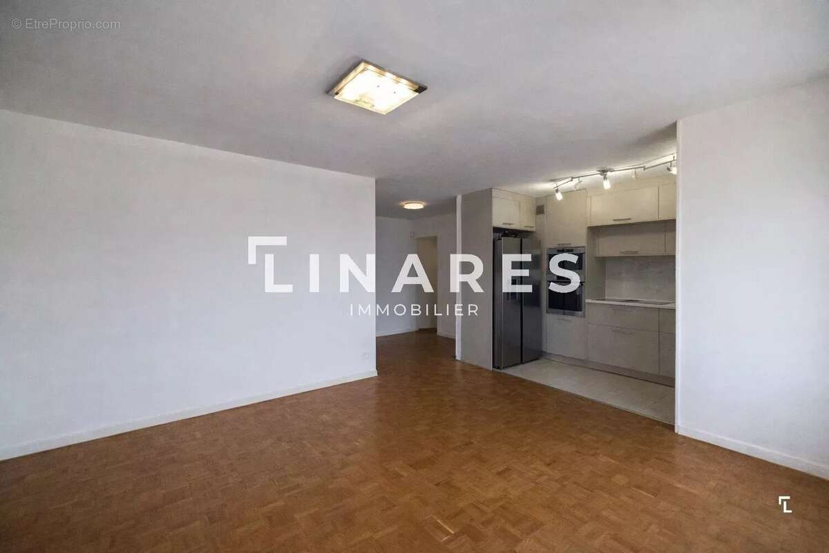 Appartement à MARSEILLE-3E
