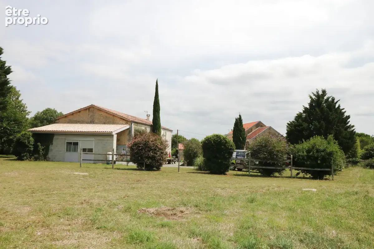 Maison R+1 3 chambres avec dépendances sur terrain 4771m2 - photo 4