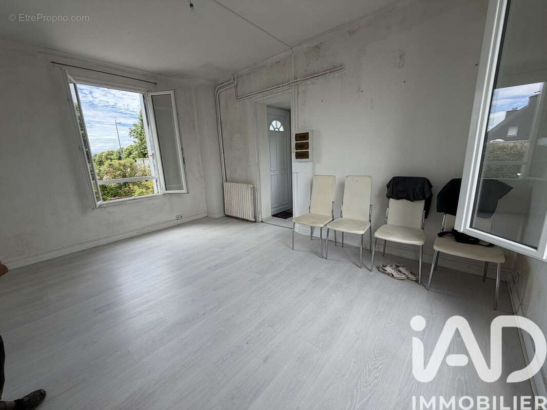 Maison 65 m² à Plounevez-Moedec  - photo 4