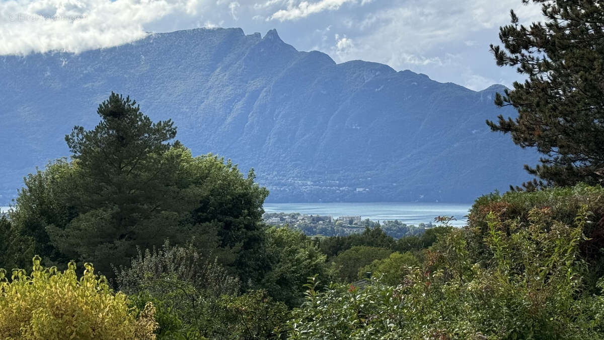 Maison à PUGNY-CHATENOD