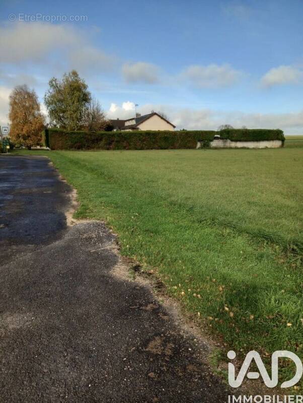 Photo 1 - Terrain à VAL-DES-MARAIS