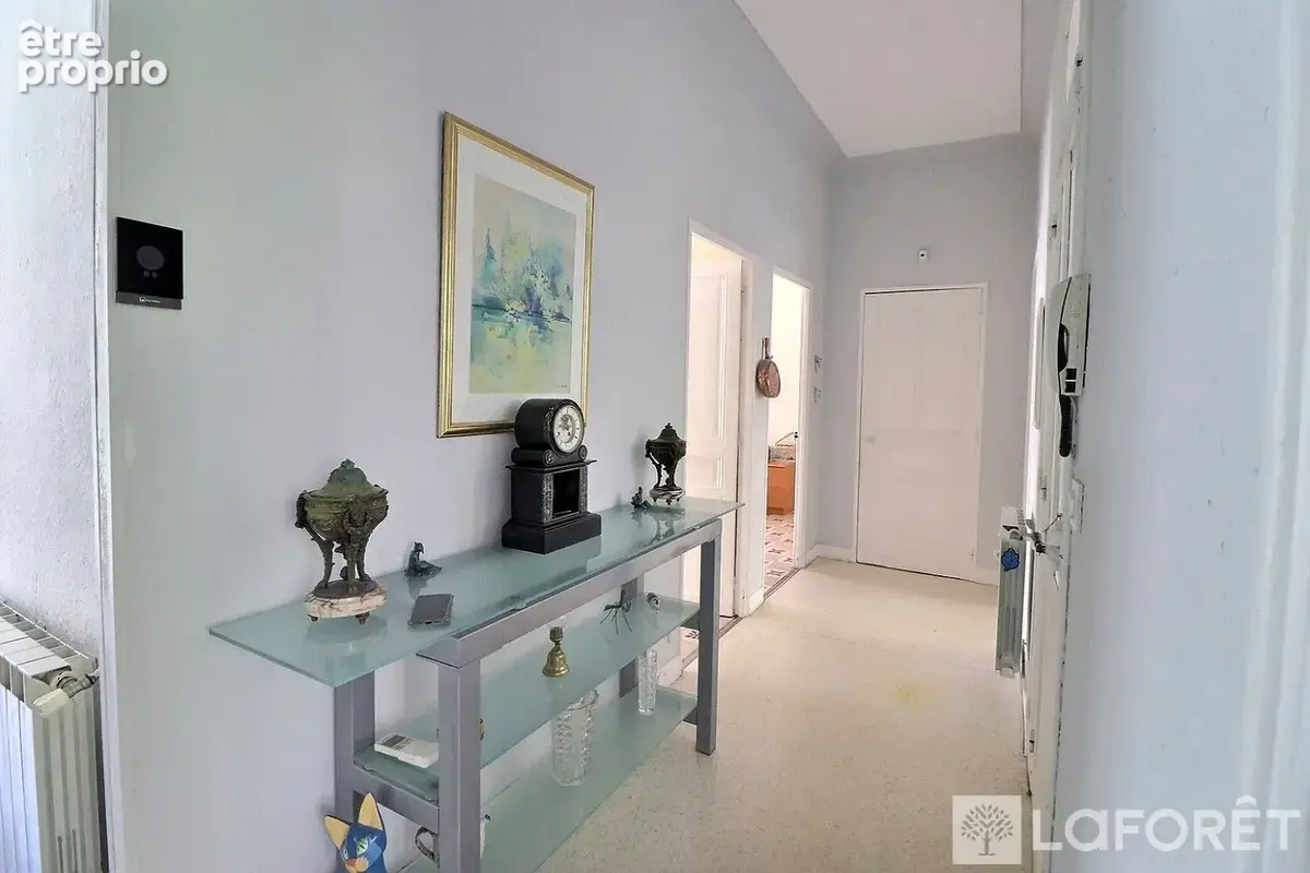 Hyères coeur de ville- Maison de caractère divisée en deux appartements ou à réunir - photo 11