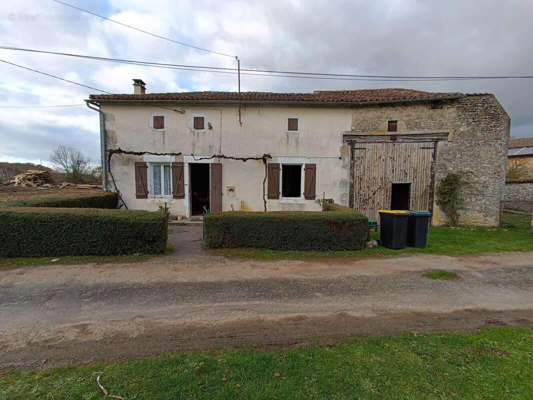 Maison à NANTEUIL-EN-VALLEE