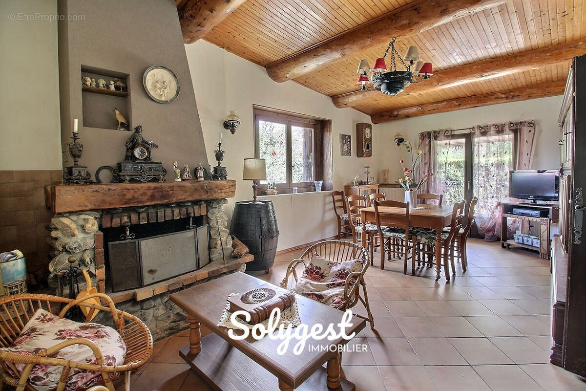 Maison à CRANVES-SALES