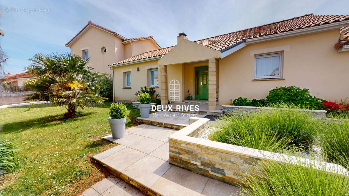 Maison à SAINT-PHILBERT-DE-GRAND-LIEU