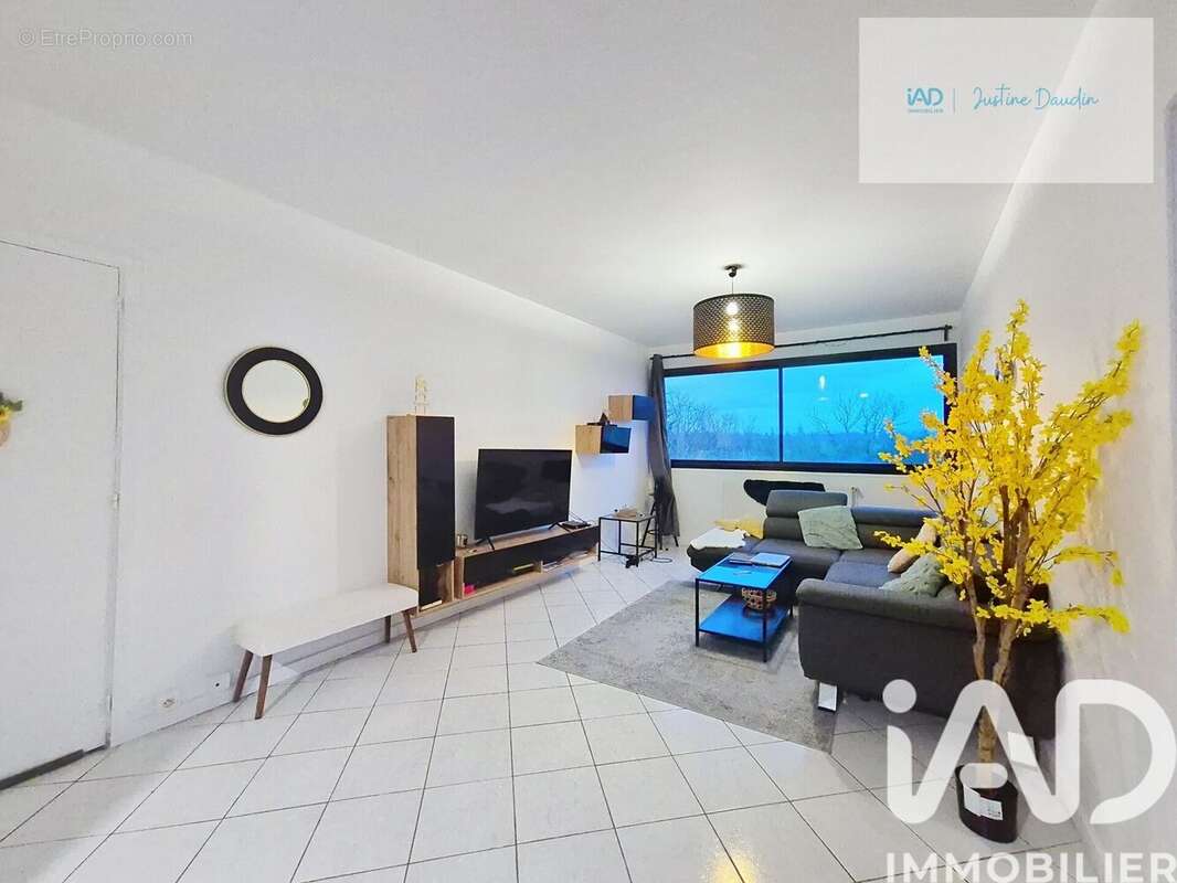 Photo 3 - Appartement à LE COUDRAY-MONTCEAUX